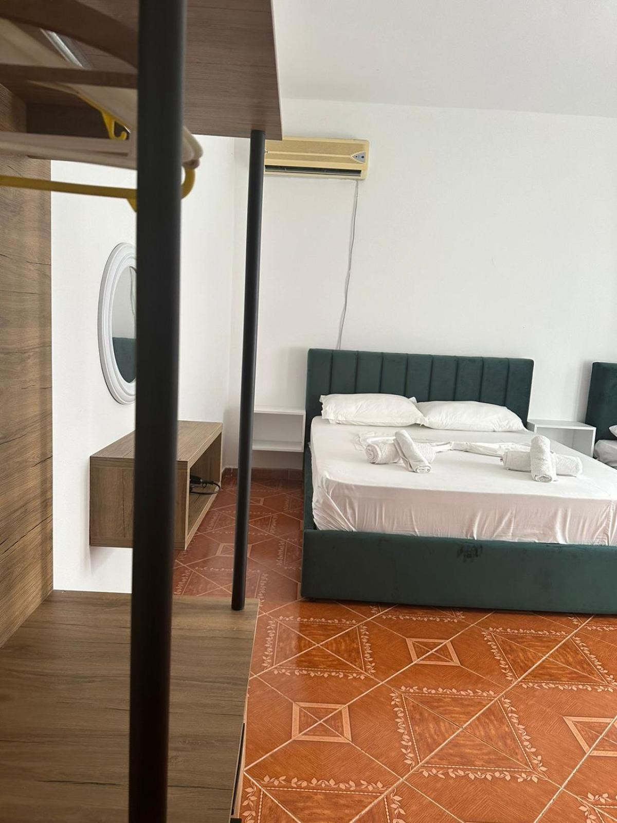 Villa Gaudium Radhimë Esterno foto